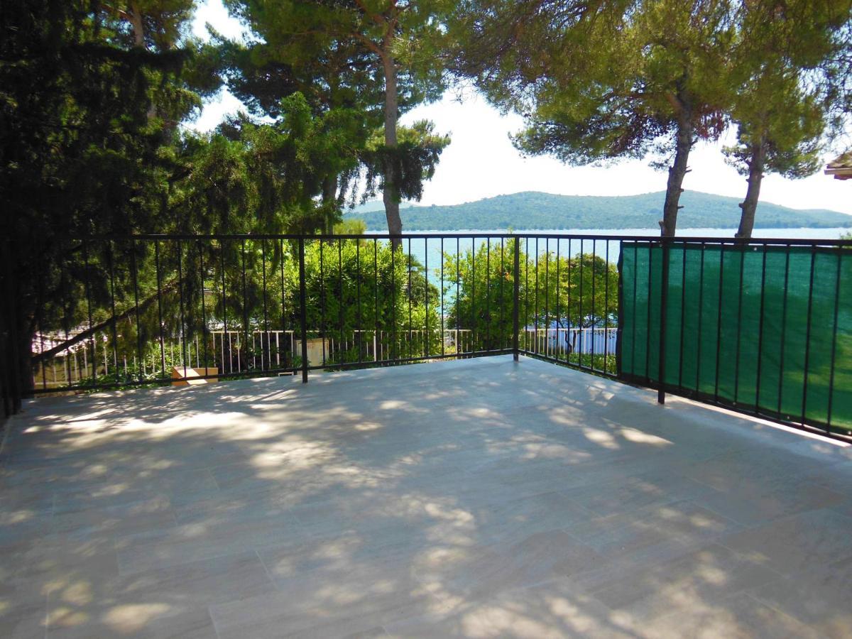 Holiday Home Oleander Zaboric Exterior photo